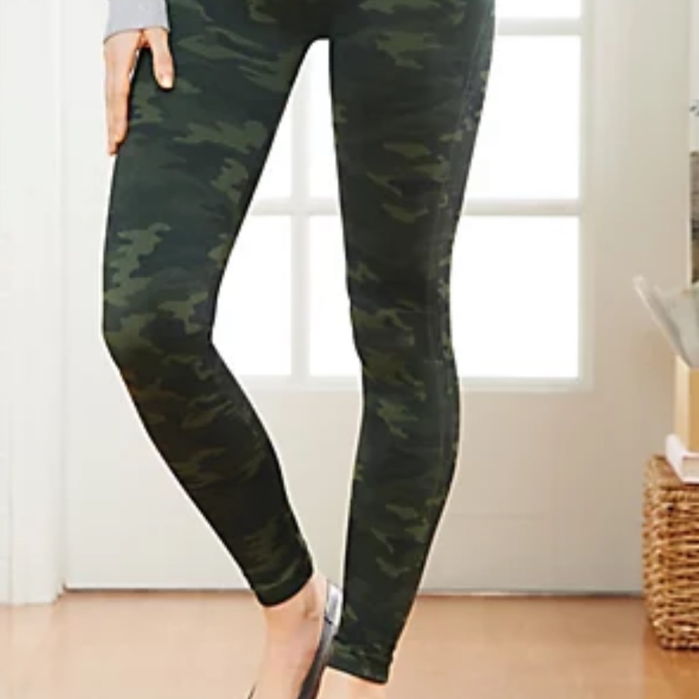 Dark camo seamless leggings